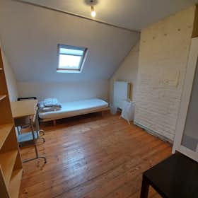Private room for rent for €640 per month in Etterbeek, Rue de Linthout