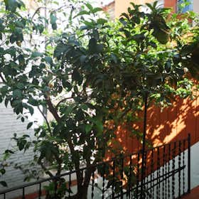 Private room for rent for €730 per month in Barcelona, Passatge del Dos de Maig