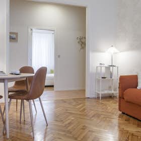 Apartment for rent for €2,428 per month in Milan, Via Nerino