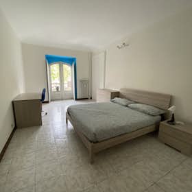 Private room for rent for €600 per month in Turin, Corso Re Umberto