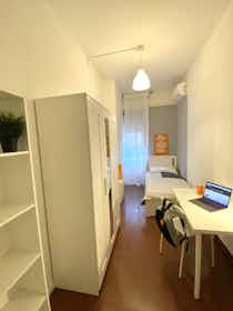 Отдельная комната сдается в аренду за 430 € в месяц в Bari, Via Prospero Petroni
