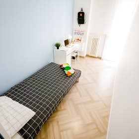 Private room for rent for €400 per month in Bari, Via Giulio Petroni