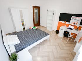 Cameră privată de închiriat pentru 465 EUR pe lună în Bari, Via Giulio Petroni