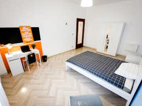 Chambre privée à louer pour 480 €/mois à Bari, Via Giulio Petroni