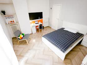 Privé kamer te huur voor € 480 per maand in Bari, Via Giulio Petroni