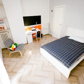 Privé kamer te huur voor € 480 per maand in Bari, Via Giulio Petroni