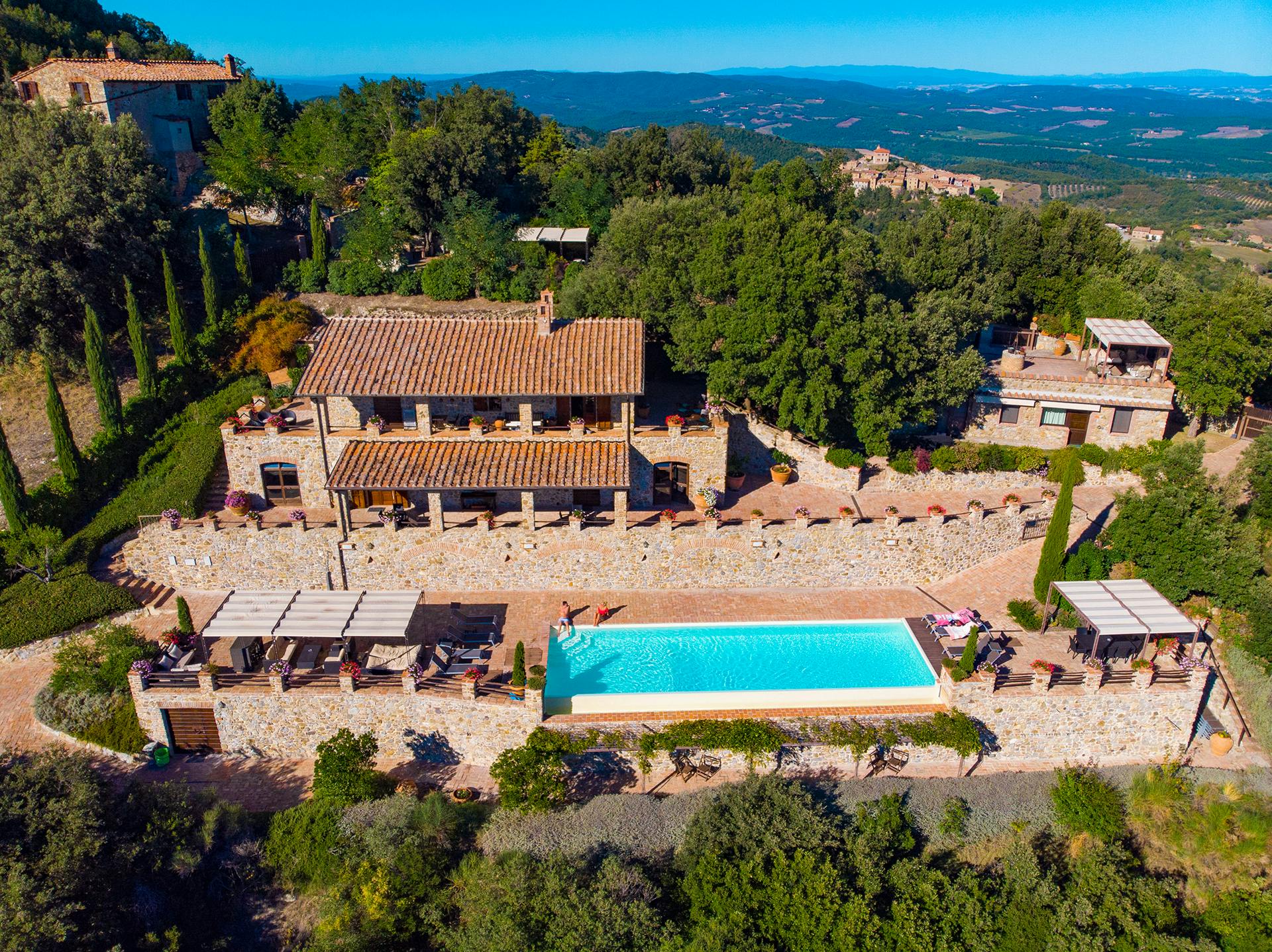 Immeuble à louer pour 20 000 €/mois à Civitella Paganico, Nucleo di Ferraiola