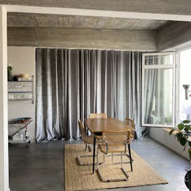 Studio for rent for €1,600 per month in Schaerbeek, Avenue Eugène Plasky