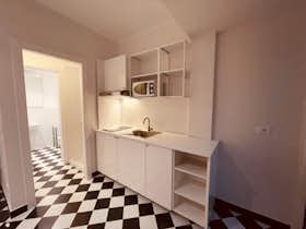 单间公寓 正在以 €1,100 的月租出租，其位于 Milan, Via Chioggia