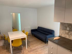 Private room for rent for €600 per month in Noisy-le-Grand, Allée de la Colline