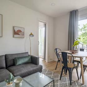Apartment for rent for €1,850 per month in Barcelona, Passeig de Joan de Borbó
