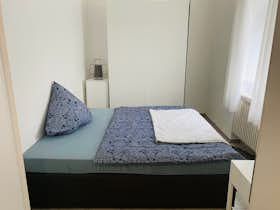 Private room for rent for €750 per month in Munich, Hirschgartenallee