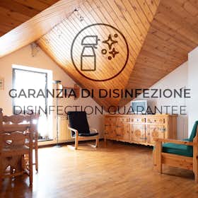 Appartement te huur voor € 1.200 per maand in Valfurva, Via Forni