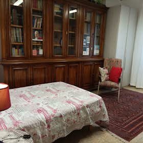 Private room for rent for €1,100 per month in Florence, Via Benedetto Marcello