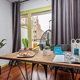 Apartment for rent for €8,154 per month in Barcelona, Travessera de Gràcia