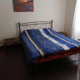 Private room for rent for €400 per month in Athens, Remoundou
