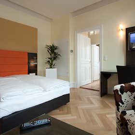 单间公寓 正在以 €1,590 的月租出租，其位于 Stuttgart, Ludwigsburger Straße