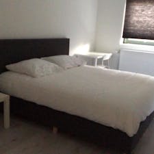 WG-Zimmer for rent for 950 € per month in Amsterdam, Klaroenstraat