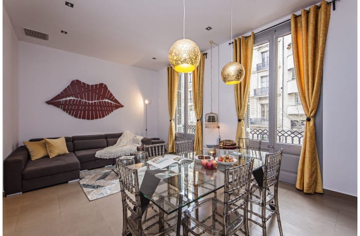 Apartment for rent for €8,154 per month in Barcelona, Carrer de Trafalgar