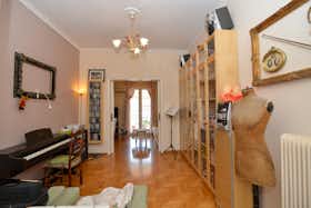 Appartement te huur voor € 540 per maand in Výronas, Krystalli