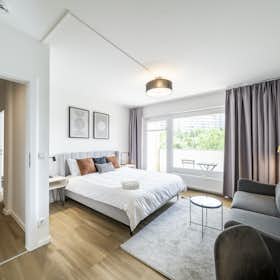 Apartment for rent for €1,795 per month in Berlin, Glockenturmstraße