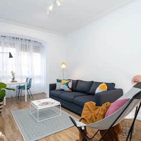 Apartment for rent for €2,370 per month in Barcelona, Carrer de Berga