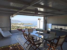 公寓 正在以 €2,200 的月租出租，其位于 Saronída, Ymittou