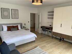 Appartamento in affitto a 2.195 € al mese a Berlin, Angerburger Allee