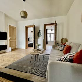 公寓 正在以 €1,950 的月租出租，其位于 Antwerpen, Gijzelaarsstraat