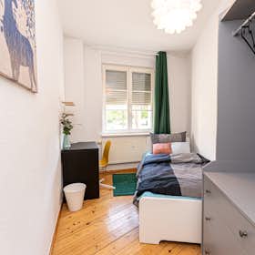 WG-Zimmer for rent for 620 € per month in Berlin, Zinsgutstraße