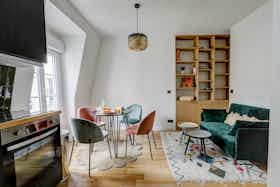 Apartment for rent for €4,985 per month in Paris, Rue des Saussaies