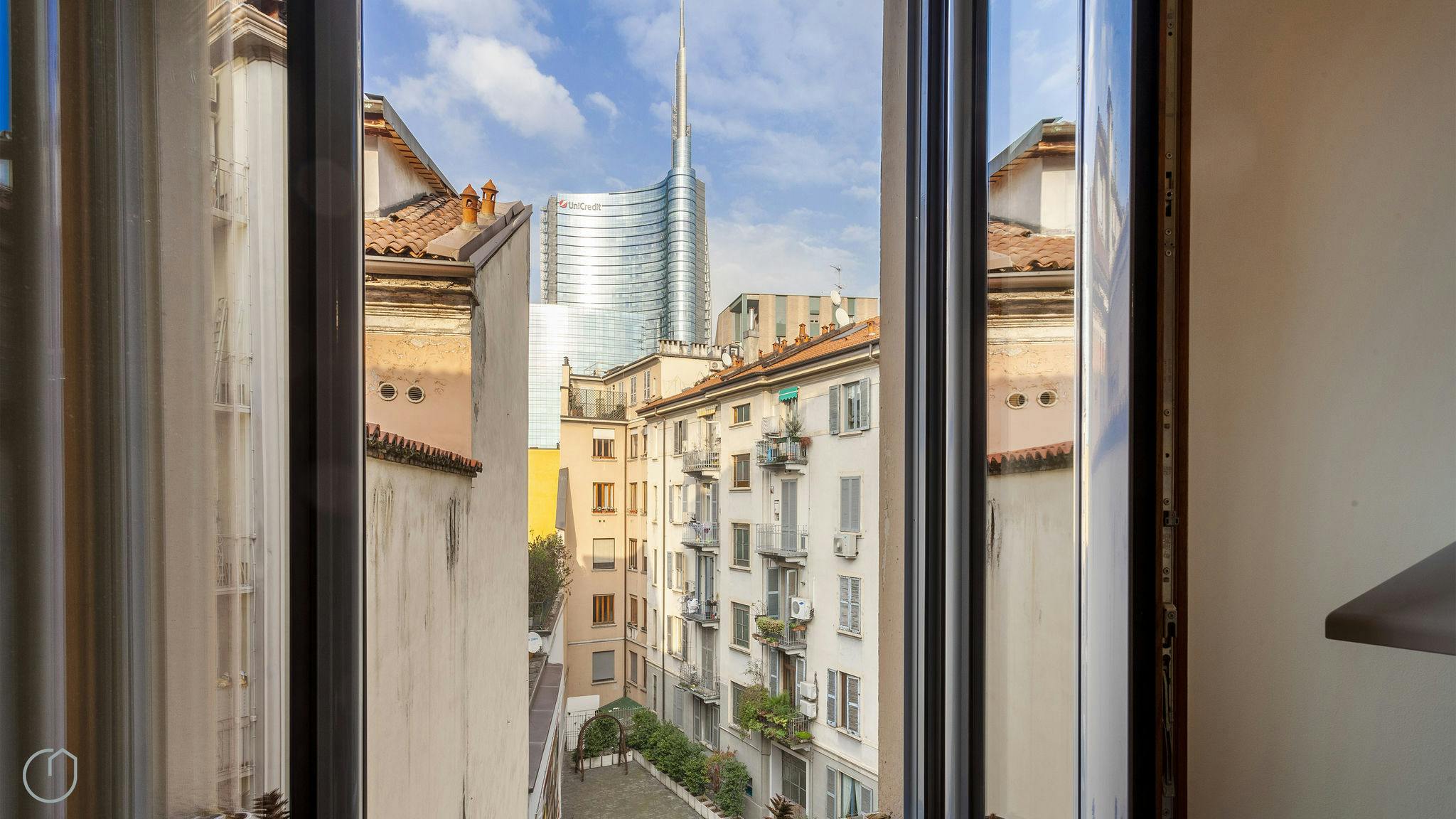 Apartment for rent for €1 per month in Milan, Via Gaspare Rosales