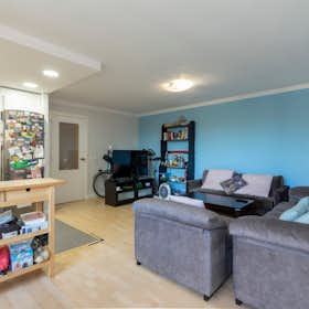 Apartment for rent for €1,350 per month in Madrid, Calle de los Riojanos