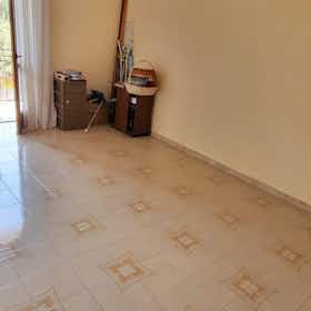 Apartment for rent for €370 per month in Quadrelle, Via Mugnano