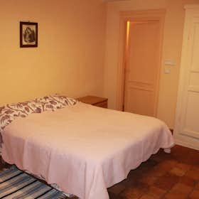 Appartement for rent for € 900 per month in La Loggia, Via della Chiesa
