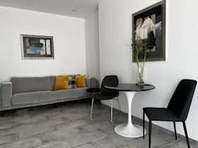Квартира за оренду для 1 150 EUR на місяць у Valencia, Carrer Ignacio Zuloaga