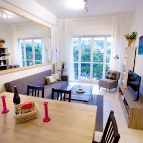 公寓 正在以 €2,750 的月租出租，其位于 Nice, Avenue de Fabron