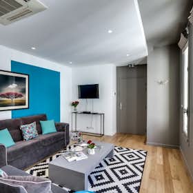 Apartment for rent for €1,000 per month in Paris, Rue La Boétie
