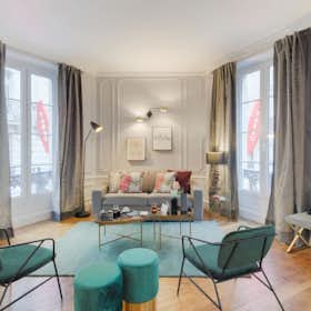 Apartment for rent for €1,000 per month in Paris, Rue La Boétie