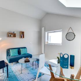 Apartment for rent for €1,000 per month in Paris, Boulevard Brune
