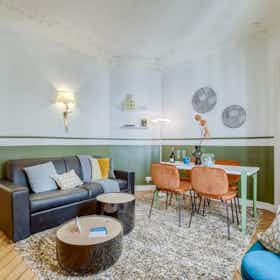 Apartment for rent for €1,000 per month in Paris, Rue de Compiègne