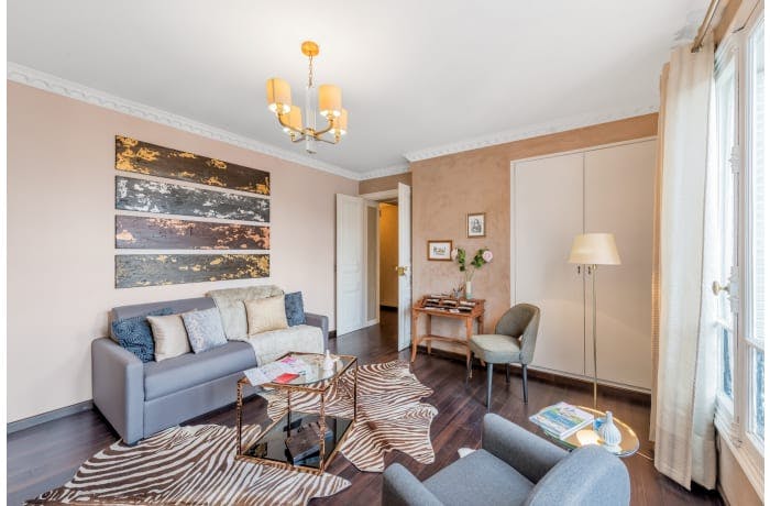 Apartment for rent for €1,000 per month in Paris, Rue du Louvre