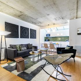Apartment for rent for €1,000 per month in Paris, Rue de Milan