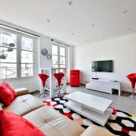 Apartment for rent for €1,000 per month in Paris, Rue Saint-Denis