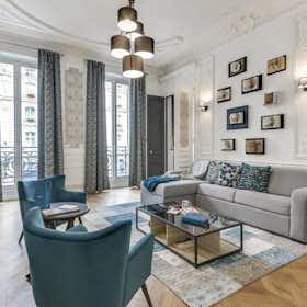 Apartment for rent for €1,000 per month in Paris, Rue Saint-Lazare