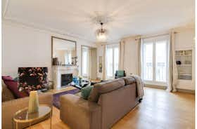 Apartment for rent for €1,000 per month in Paris, Rue Saint-Lazare