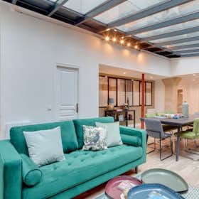 Apartment for rent for €1,000 per month in Paris, Rue du Sentier
