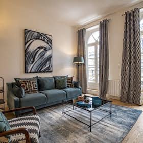 Apartment for rent for €1,000 per month in Paris, Rue de Turenne