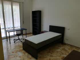 Private room for rent for €450 per month in Florence, Via Caduti di Cefalonia