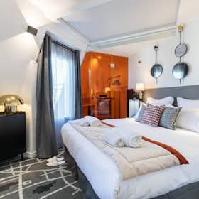 Studio for rent for €1,000 per month in Paris, Boulevard Garibaldi